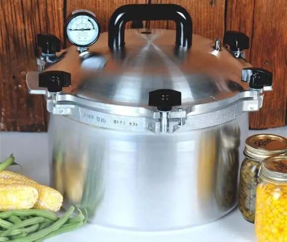 Gifts For Homesteaders image of 30 quart pressure canner